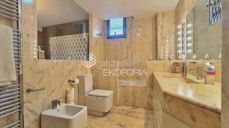 Foto b111670e-e571-4e8c-ad5d-02c5c0d95145. Casa amb calefacció piscina a San Antonio de Benagéber