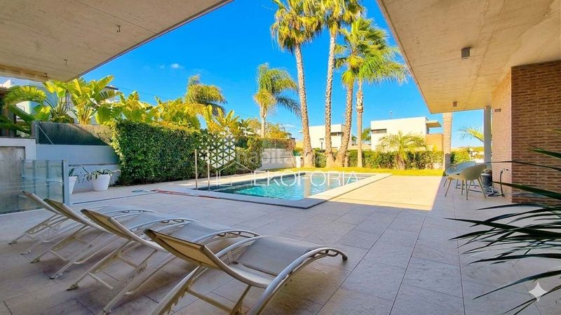Foto d8399700-1ccb-4270-8c44-f63ee01ba0cc. Casa amb calefacció piscina a San Antonio de Benagéber