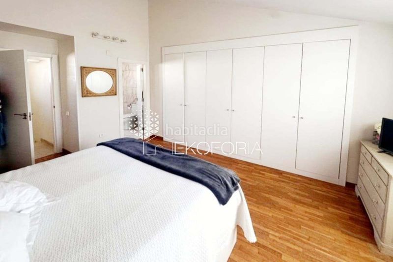 Foto 65966f0c-8b48-4e61-80d3-030ce01a24b3. Casa adossada a Rocafort