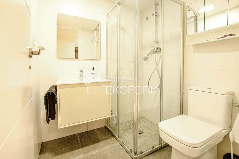 Foto e2536ebd-0380-4548-9301-670635e0c7cd. Casa adossada a Rocafort