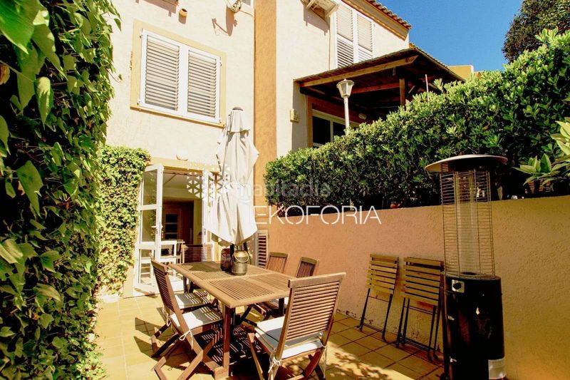 Foto e99221f3-5605-4823-aa3e-9558633e4677. Casa adossada a Rocafort