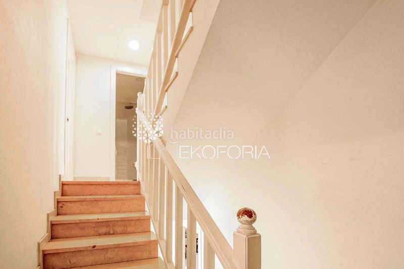 Foto f1eaef4d-dbb9-473a-8c39-9a7797f8519b. Casa adossada a Rocafort
