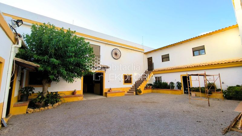 Foto 58630e5d-1576-4d03-b391-fcb1f117a93a. Casa amb calefacció a Riba - roja de Túria