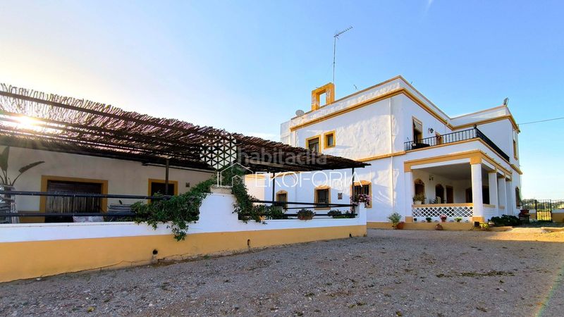 Foto 8549eb70-76aa-4e50-b32f-bb0ed621a152. Casa amb calefacció a Riba - roja de Túria