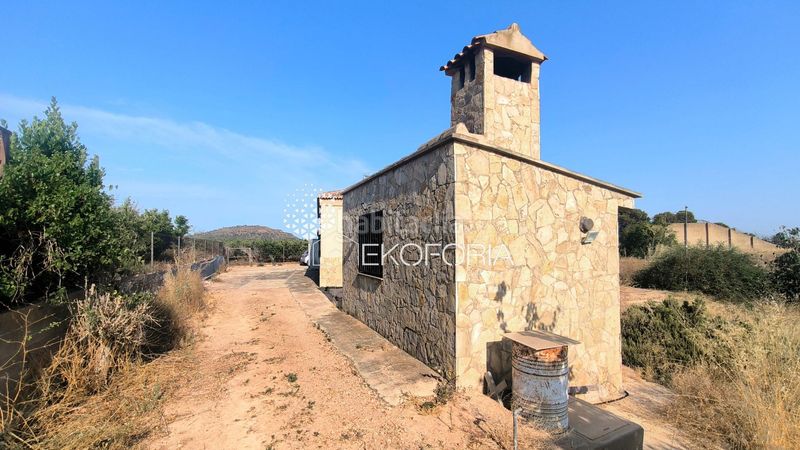 Foto a51d12cc-874b-407c-92f7-14c19f0d6a73. Casa amb piscina a Corralet-Bonanza-Tres Rutas Náquera