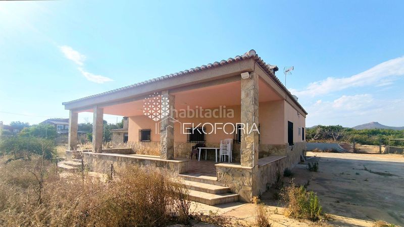 Foto c52dc18c-f8a8-49ac-ac8f-332b3bab3381. Casa amb piscina a Corralet-Bonanza-Tres Rutas Náquera