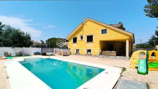 Maison à La Conarda. Villa de prestigio a 25 minutos de valencia confort, serenidad y