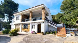 Maison à La Loma-Las Lomas. Chalet con vistas impresionantes, en un entorno muy tranquilo