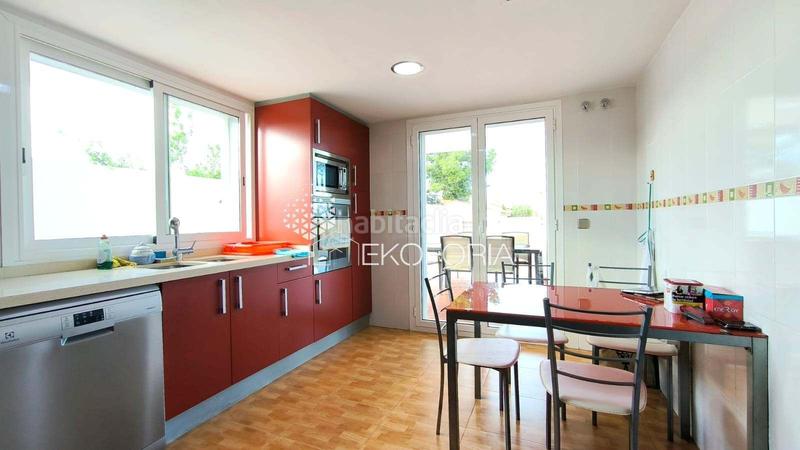 Foto 004e18bc-d7d5-4866-927c-39f6476565d4. House with heating pool in La Conarda-Montesano Bétera