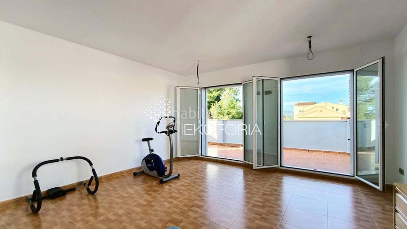 Foto e4dcb683-31f9-41a2-9628-33793eb8308c. House with heating pool in La Conarda-Montesano Bétera