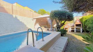 Maison jumelée à Gilet. Chalet adosado con encanto en gilet  sierra calderona