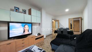 Pis a Avenida de Abril-9 de Octubre. Piso en puerto de sagunto con piscina comunitaria, garaje y tras