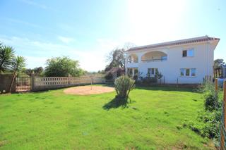 Casa a Monte Real. Chalet reformado en 5000 m a 20 minutos de valencia