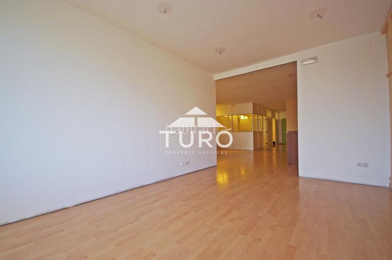 Foto d1a438e5-f8c3-4230-809c-0255d3ffd7bb. Lloguer oficina a Vilapicina - Torre Llobeta Barcelona