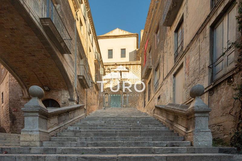 Foto ecd8e9ef-0e41-4e26-b191-0451a1ebe4e1. Ático lujoso ático en barri vell en Centre-Barri Vell Girona