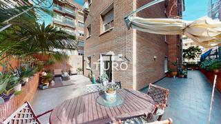 Pis  Doctor roux. Piso en venta en les tres torres