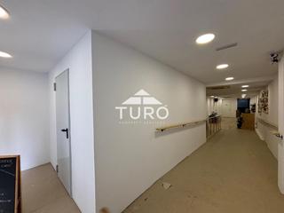 Local Comercial  Calle de villarroel. Local comercial en venta