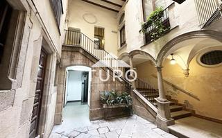 Duplex  Calle blanqueria. Vivienda con encanto en el born