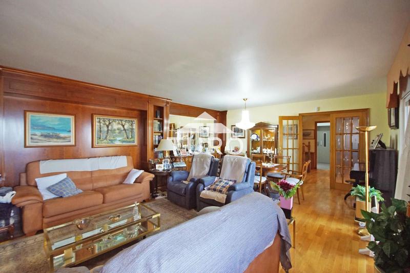 Foto 093cb1d1-75af-4f24-a6d1-2f74b6cf9658. Maison avec chauffage parking piscine dans Torrent Ballester Viladecans