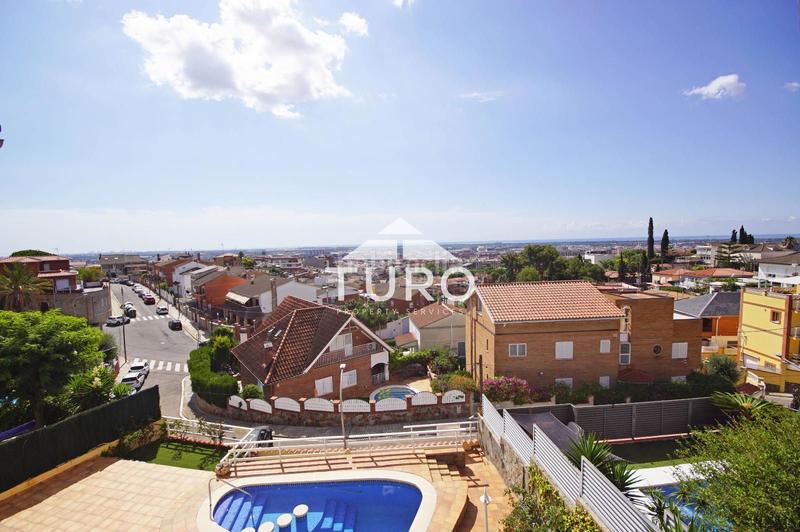 Foto 19fe6448-fa18-4e86-b672-61c6c5ec5fc6. Maison avec chauffage parking piscine dans Torrent Ballester Viladecans