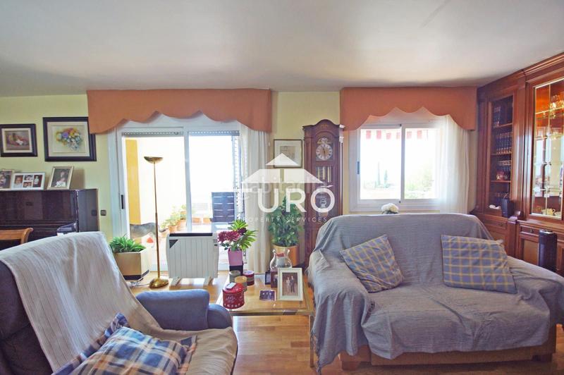 Foto 28a52945-32e8-48ff-8a01-68f8005f1445. Maison avec chauffage parking piscine dans Torrent Ballester Viladecans