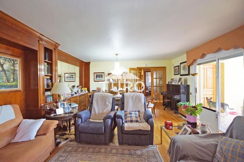 Foto a6bffdd1-a924-4abe-9e62-a2cd9513045d. Maison avec chauffage parking piscine dans Torrent Ballester Viladecans