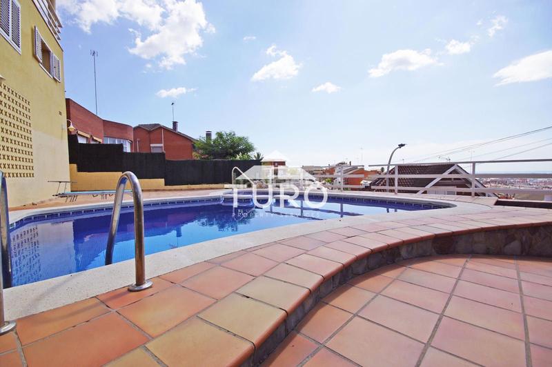 Foto ab5b6227-15c9-44fb-a318-24d54fe463a2. Maison avec chauffage parking piscine dans Torrent Ballester Viladecans