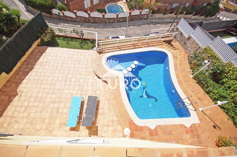 Foto aeb9e958-3a7f-428e-8be5-665bbaf3d375. Maison avec chauffage parking piscine dans Torrent Ballester Viladecans