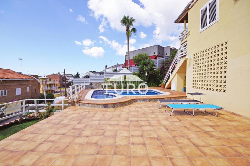 Foto bb7e1a4e-c625-4dac-8537-620898914a6e. Maison avec chauffage parking piscine dans Torrent Ballester Viladecans