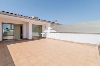 Rent Penthouse  Mallorca. Espectacular ático de 3 plantas en palamós