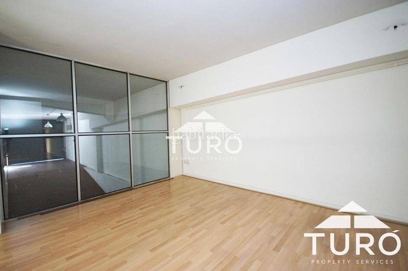 Foto a2ba4222-bf76-462d-9937-33c4544d1202. Affitto locale commerciale in La Salut Barcelona