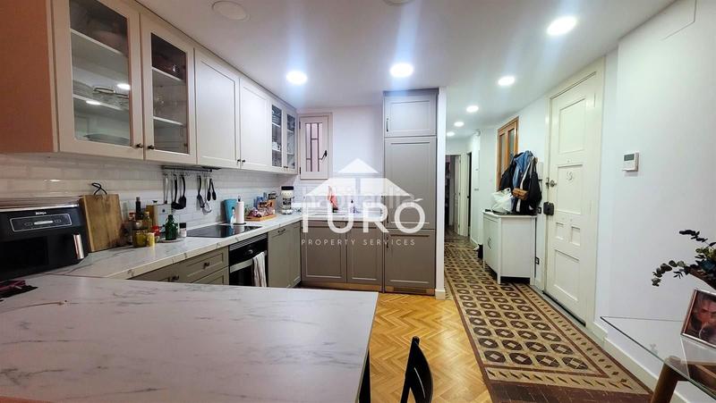 Foto a813446e-fd3a-49b4-a756-3ec1b5ed610d. Piso en Raval Barcelona