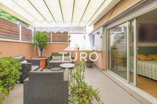 Appartamento  Calle de gernika. Piso en venta en barcelona, con 162 m2, 3 habitaciones y 2 baños