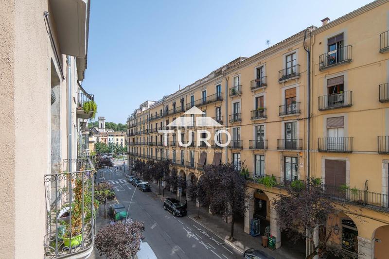 Foto e9c30cd7-9142-417e-83f4-7f16c1e12c0d. Alquiler piso  moderno reformado en el centro en Girona
