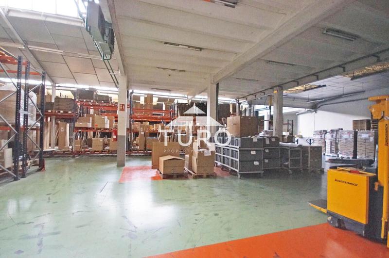 Foto 4d079c4f-3051-4f51-9d7a-a54153e42975. Alquiler nave industrial nave en alquiler en Centre Hospitalet de Llobregat (L´)