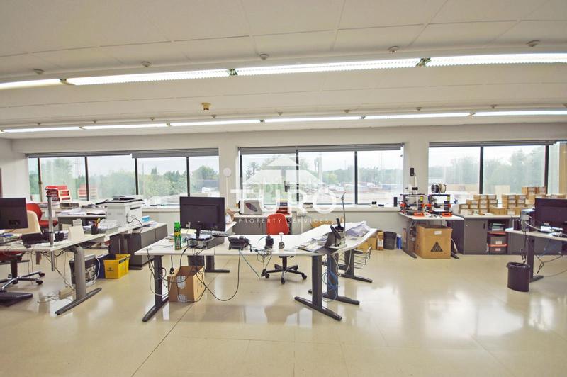 Foto f787eb43-2fd6-4352-8a6c-f2df864eee0e. Alquiler nave industrial nave en alquiler en Centre Hospitalet de Llobregat (L´)