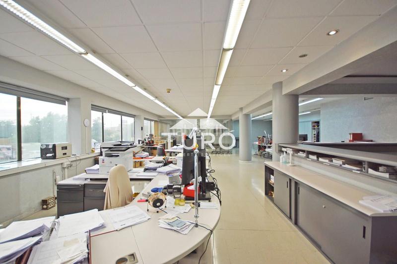 Foto 9a8599f1-a81e-4e5e-a068-1adfc5f44d29. Lloguer nau industrial a Centre Hospitalet de Llobregat (L´)