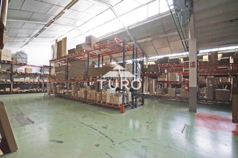 Foto fcf617fe-d942-46ef-a6b7-dfd4bca7a5e4. Location bâtiment à usage industriel dans Centre Hospitalet de Llobregat (L´)