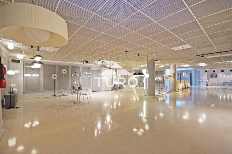 Foto 479a9367-663b-4509-9c95-9d431a0628dc. Rent industrial building in Centre Hospitalet de Llobregat (L´)