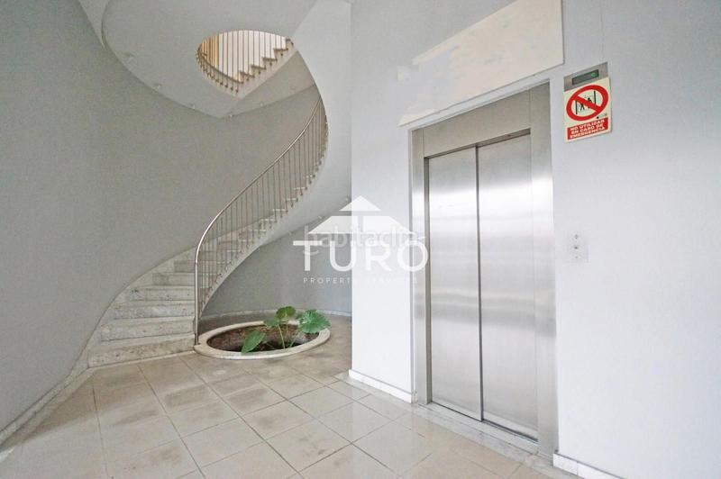 Foto 49b9f78e-d7a3-49b9-b267-3f81e9943cc8. Rent industrial building in Centre Hospitalet de Llobregat (L´)