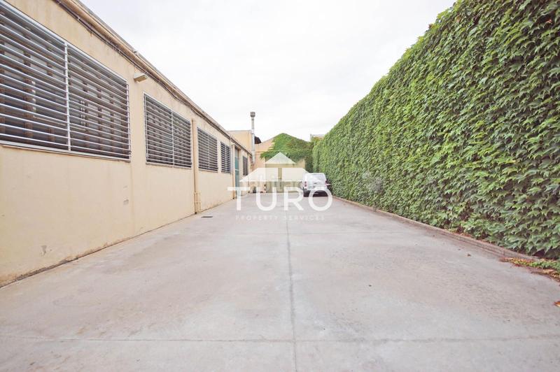 Foto 714ee101-acc1-45f8-a916-ac09b614658c. Rent industrial building in Centre Hospitalet de Llobregat (L´)