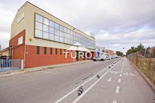 Rent Industrial building  Arquimedes. Nave en alquiler