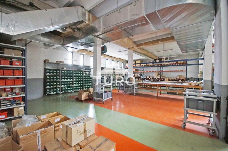 Foto 9dcbc807-4568-48aa-98dd-83202e3dc354. Rent industrial building in Centre Hospitalet de Llobregat (L´)