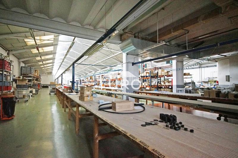 Foto c9b69021-0e9c-412d-aeed-0b8449666a6b. Rent industrial building in Centre Hospitalet de Llobregat (L´)