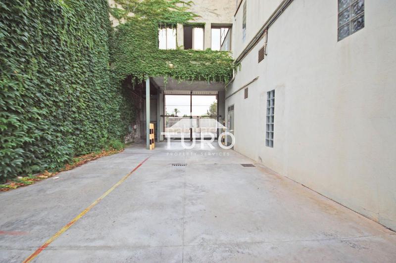 Foto dbf34ecc-370b-48bd-8d10-e008269a3b76. Rent industrial building in Centre Hospitalet de Llobregat (L´)