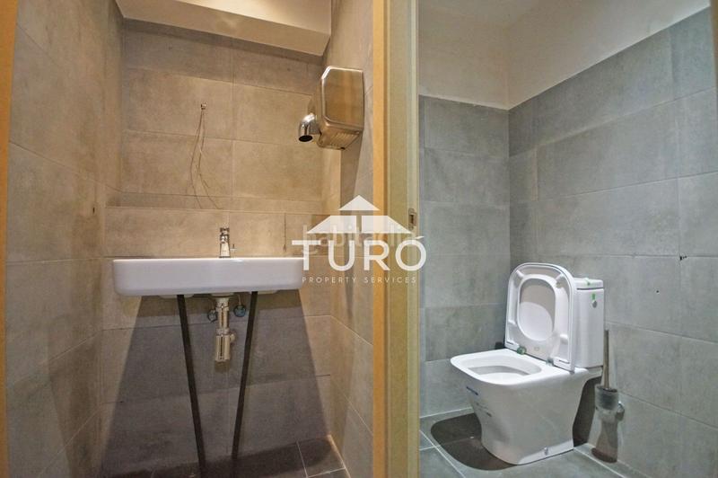 Foto edd9090e-1f66-4c39-9113-0d59e0c6428b. Alquiler local comercial local en alquiler en la av. meridiana en Barcelona