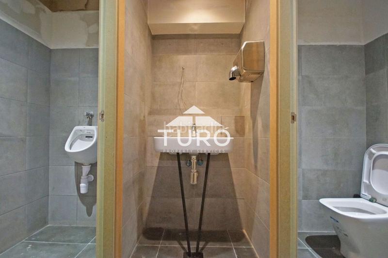 Foto 7b05daf7-9b4e-4d80-abab-ac3e03abdac0. Location local commercial dans El Clot Barcelona