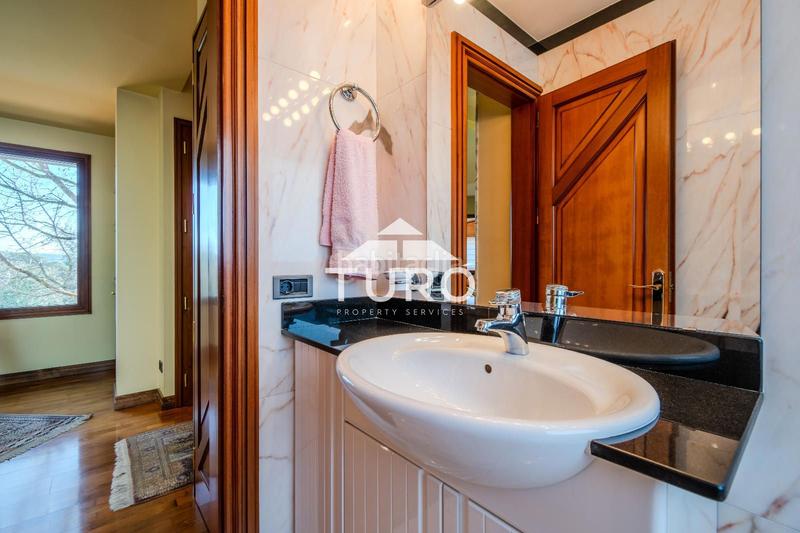 Foto 52c7da39-2305-452c-8f93-69c7c6e9bc42. Chalet mit heizung in Palau Girona