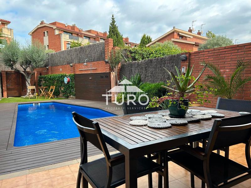 Foto e9eac282-8cf1-4858-988d-bf214a9b89d5. Casa adossada amb calefacció aparcament piscina a Sant Cugat del Vallès