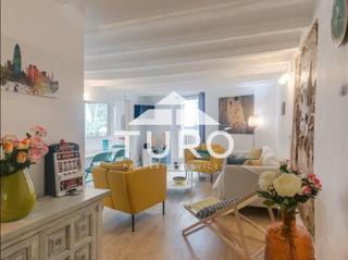 Pis  Dels còdols. Piso de diseño de 81 m  construidos en el casco antiguo